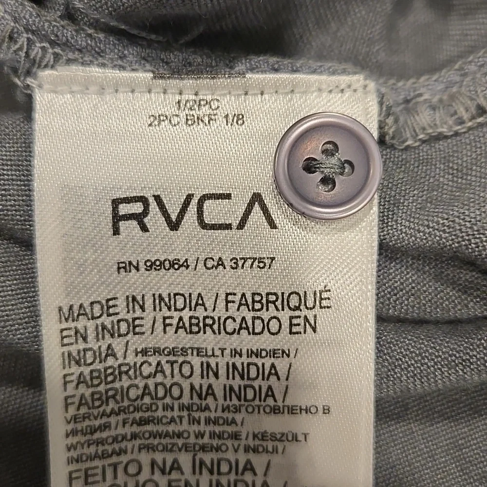 RVCA WOMEN'S SOLSTICE BUTTON - UP COVERUP. GREY. SIZE SMALL.